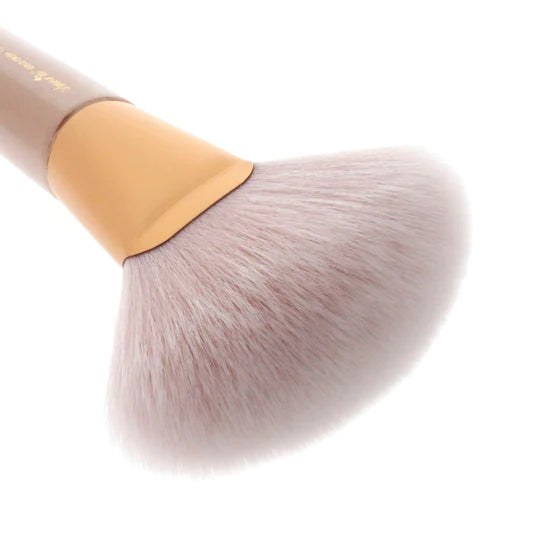 GOLD CRUSH FLUFFY FAN BRUSH #301 AMOR US